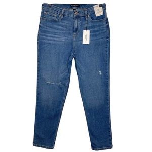 NWT Calvin Klein Slim Boyfriend Jeans Mid Rise Stretch Medium Wash Sz 10W / 30”